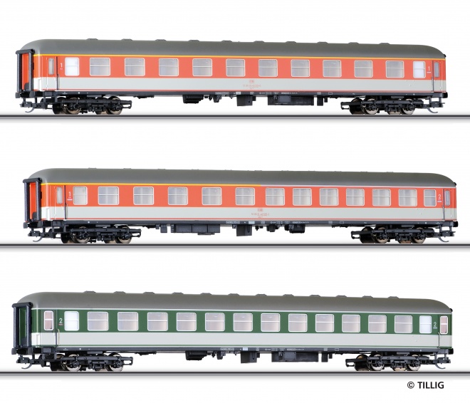 Set of 3 Express train Passenger cars in POP livery (limited edition)<br /><a href='images/pictures/Tillig/01624_HM.jpg' target='_blank'>Full size image</a>